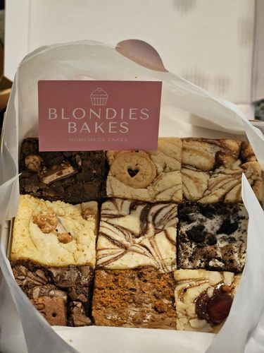 Customer photo review of Brownie & Blondie Mixed Box