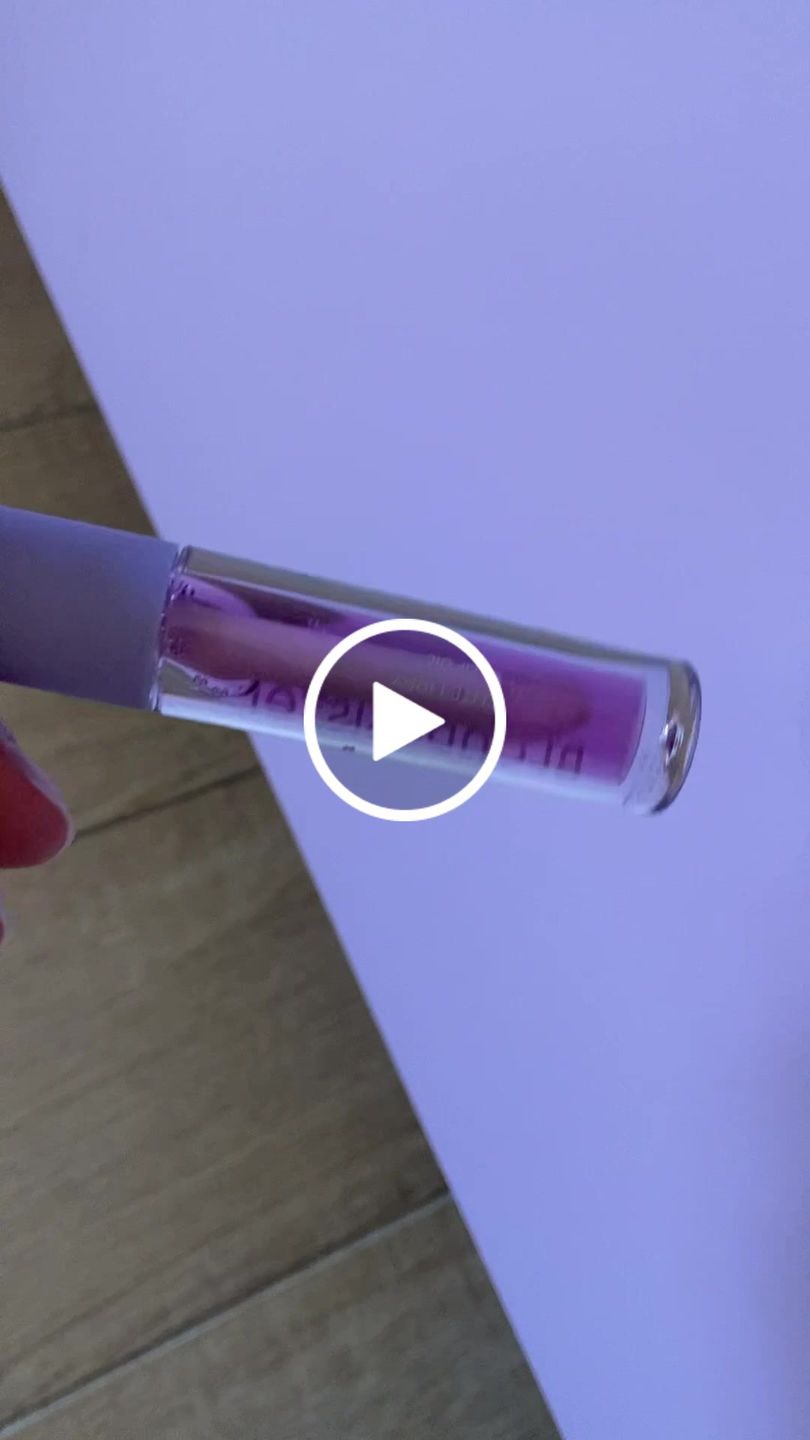 Customer video review of LIP OIL CUTE LIPPY