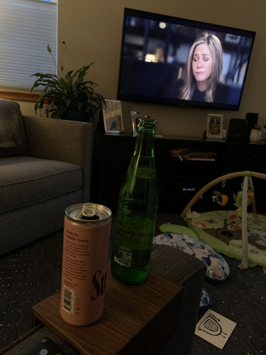 Customer photo review of Non-Alcoholic Sparkling Rosé Can 4-Pack
