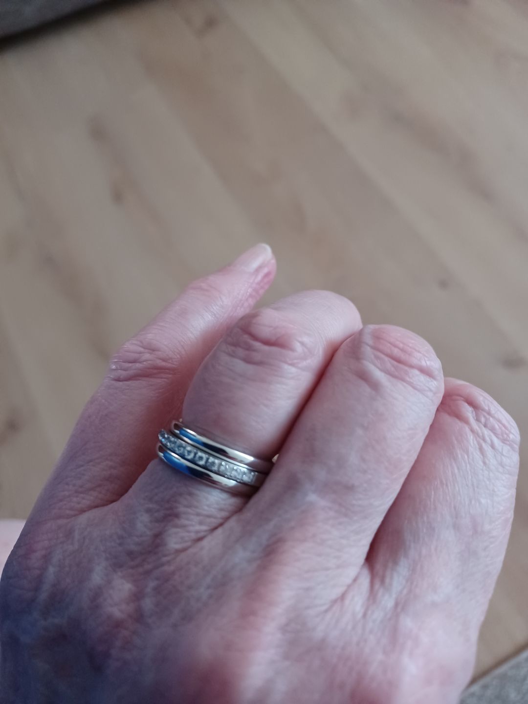 Customer photo review of White Gold 2mm Half Glitz Ring
