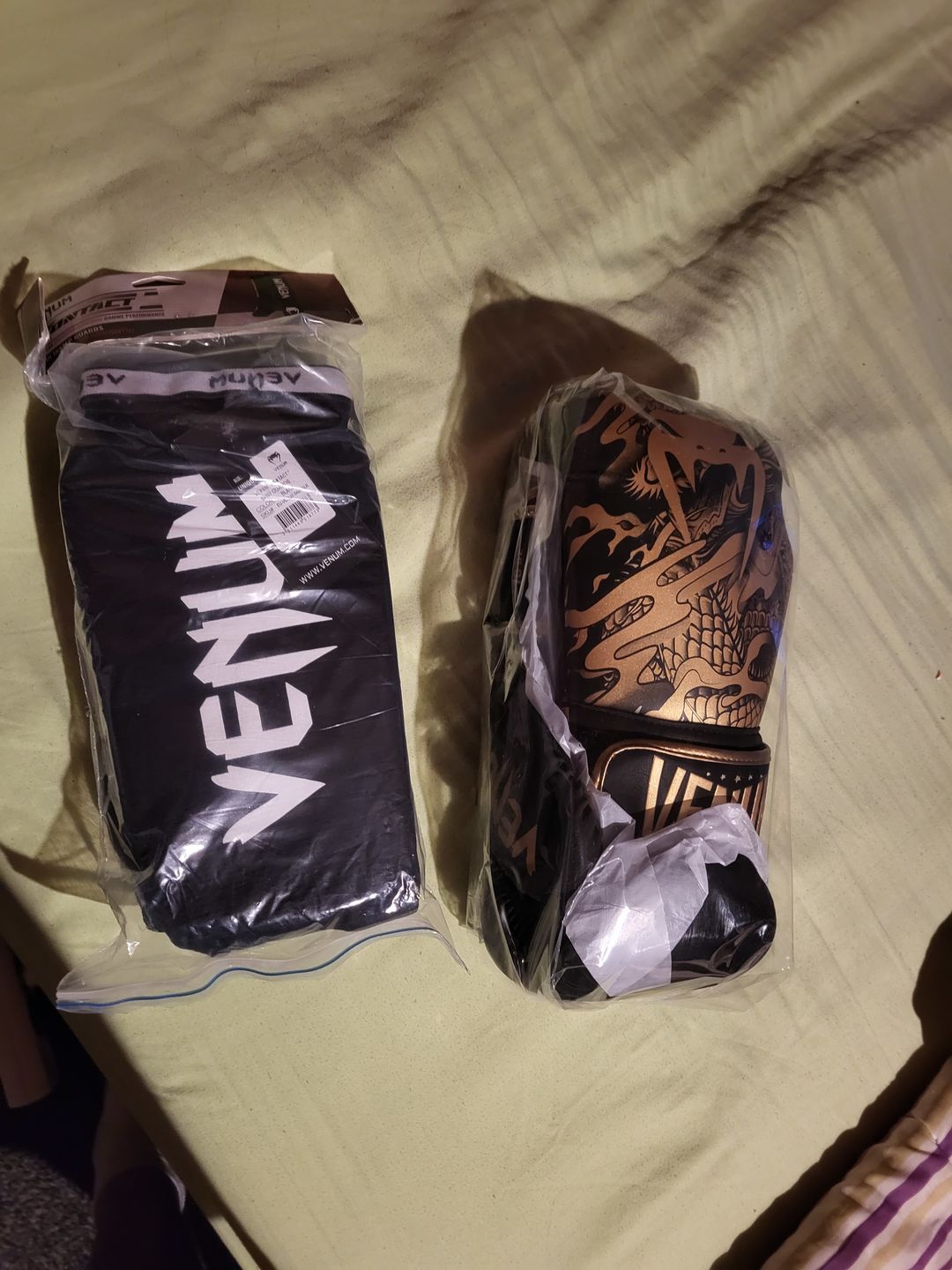 Customer photo review of Venum Kickboks Scheenbeschermers Kontact - Zwart/Wit