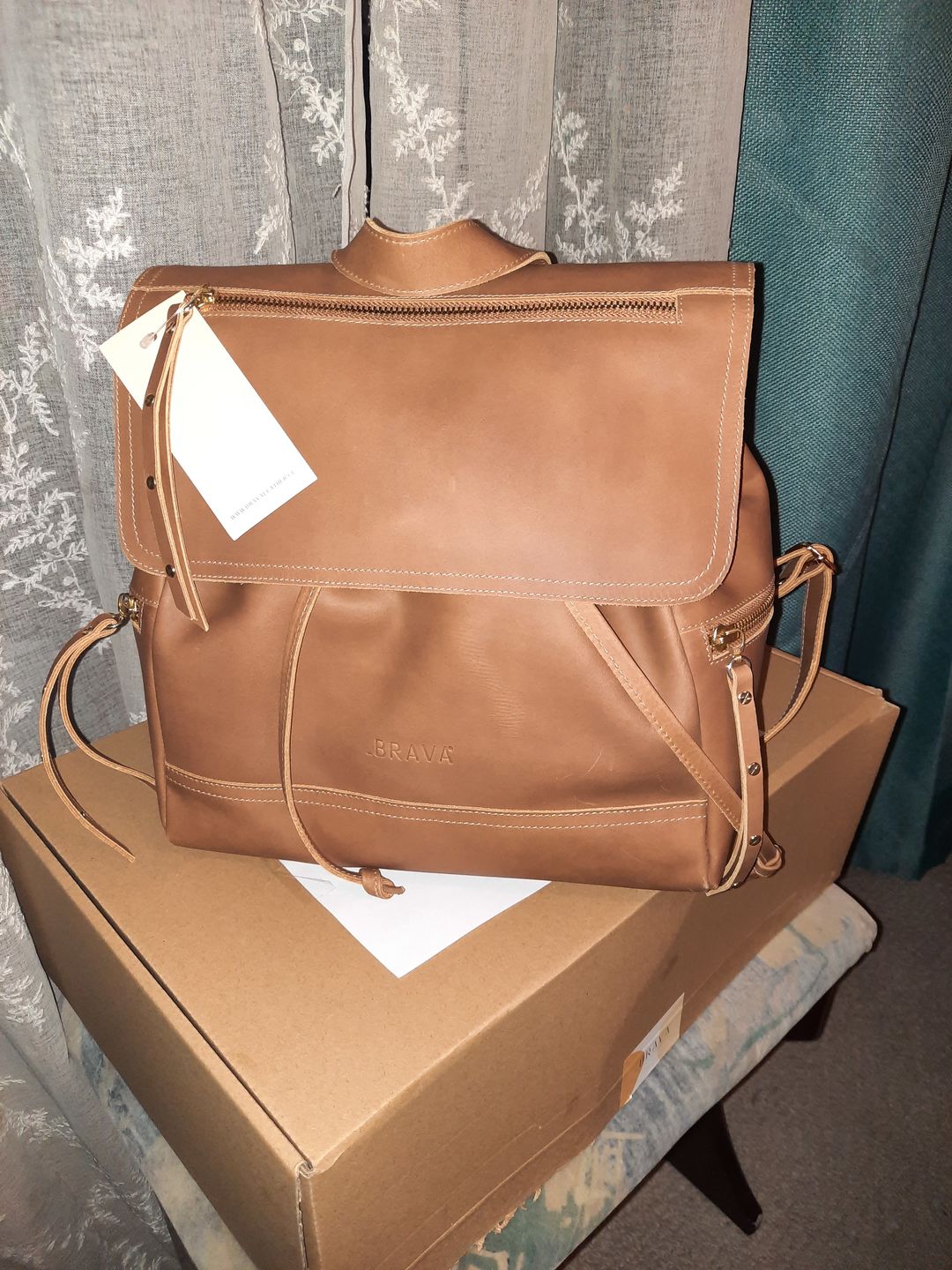 Customer photo review of *Mochila de cuero modelo EVA Tostado