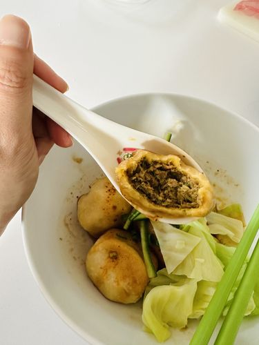 Customer photo review of Frozen [F8] Pork & Cabbage Dumplings w/ Spicy & Sour Sauces (30 Pieces/5 Servings)