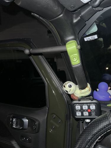 Customer photo review of JL/JLU A-Pillar Side Jeep Mirrors with Base Mount Driver AND Passenger