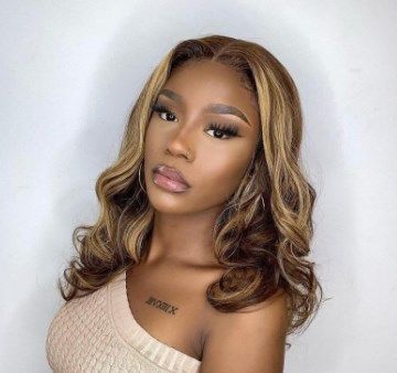 Customer photo review of Luvwin 13x4 Honey Blonde Highlight Wavy Human Hair Bob Wig