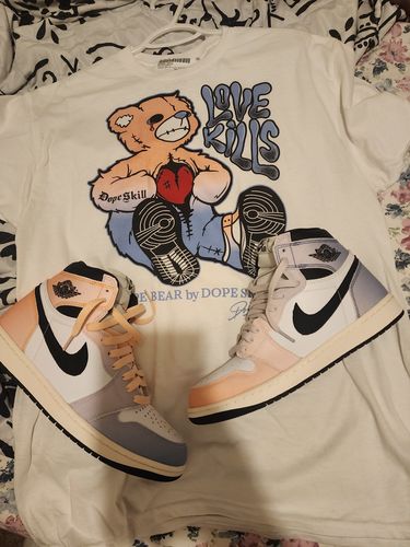 Customer photo review of Skyline 1s DopeSkill T-Shirt Love Kills Graphic