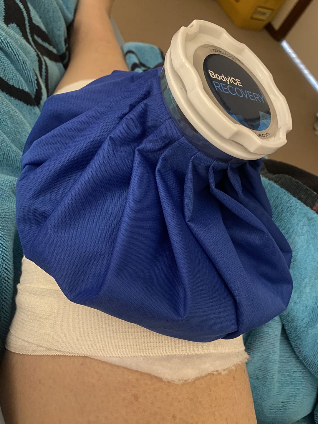 Customer photo review of Medium Universal Knee Ice Pack
