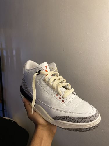 Customer photo review of Cream Shoelaces