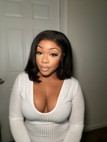 Customer photo review of 4C Edges | Luvwin 180% Density Deep Side Parted Undetectable Lace Glueless Kinky Straight Bob Wig