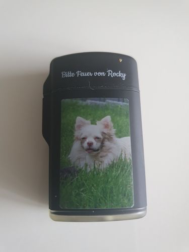 Customer photo review of Sturmfeuerzeug Hund mit eigenem Text und Foto