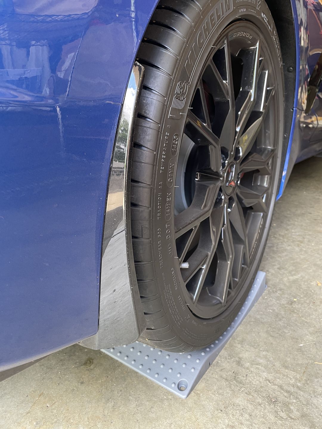 Customer photo review of Chevrolet Corvette C8 XL Extended Front & Rear Splash Guard