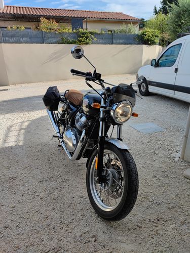 Customer photo review of Housse de Selle CONFORT cuir Brun pour Royal Enfield Interceptor 650