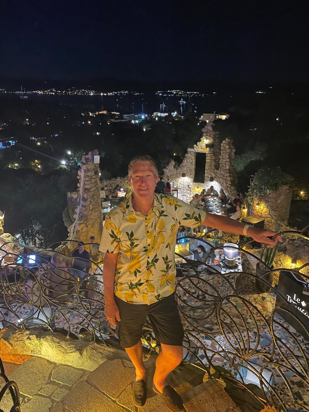 Customer photo review of Men's Lemon Print Short Sleeve Button Up Beach Summer Hawaiian Shirt