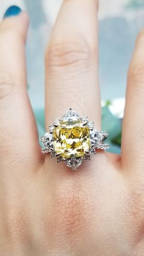 Customer photo review of Halo Flower Canary Yellow CZ Split Shank Ring in Sterling Silver