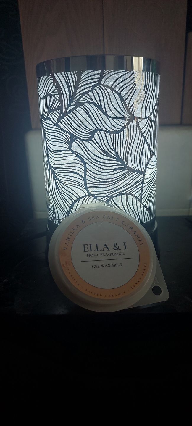 Customer photo review of Vanilla & Sea Salt Caramel Gel Melt