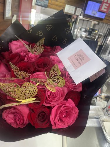 Customer photo review of Red & Hot Pink Rose Bouquet