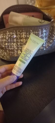 Customer photo review of Magic Skin Beautifier BB Cream Anti-Redness 30ml