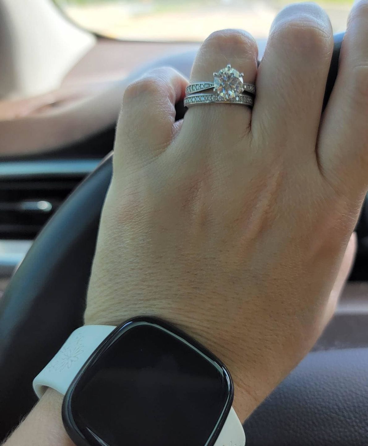 Customer photo review of Brilliant 2 CT Moissanite Ring Set