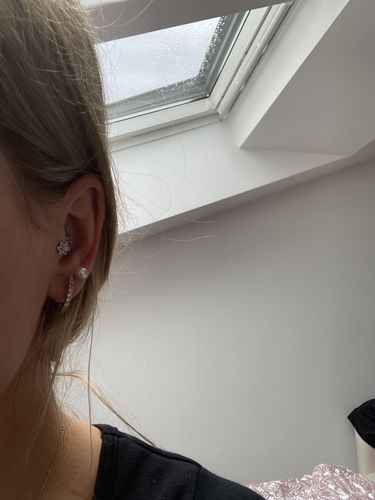 Customer photo review of Victoria Flower Piercing