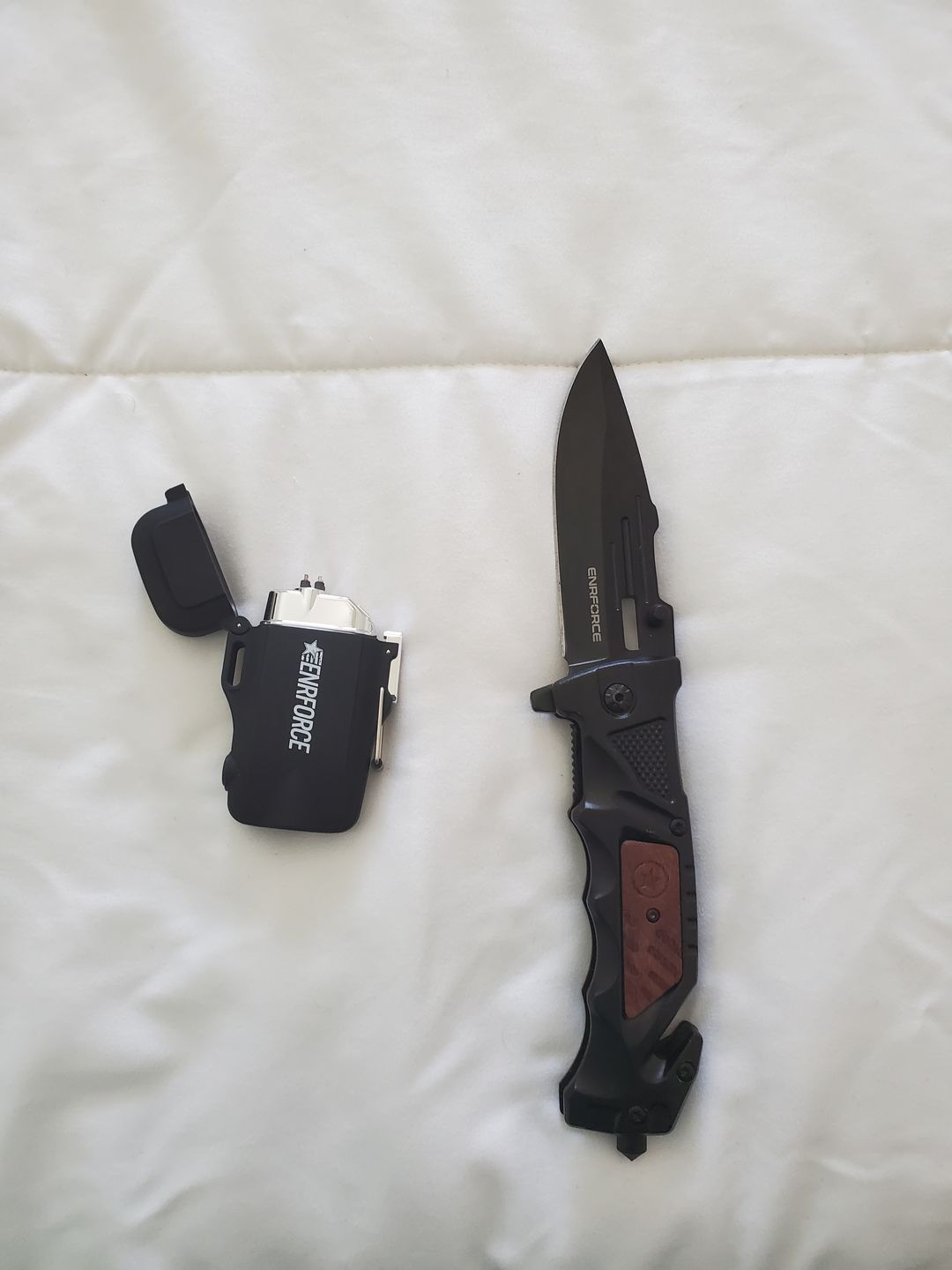 Customer photo review of Knife + Lighter Bundle