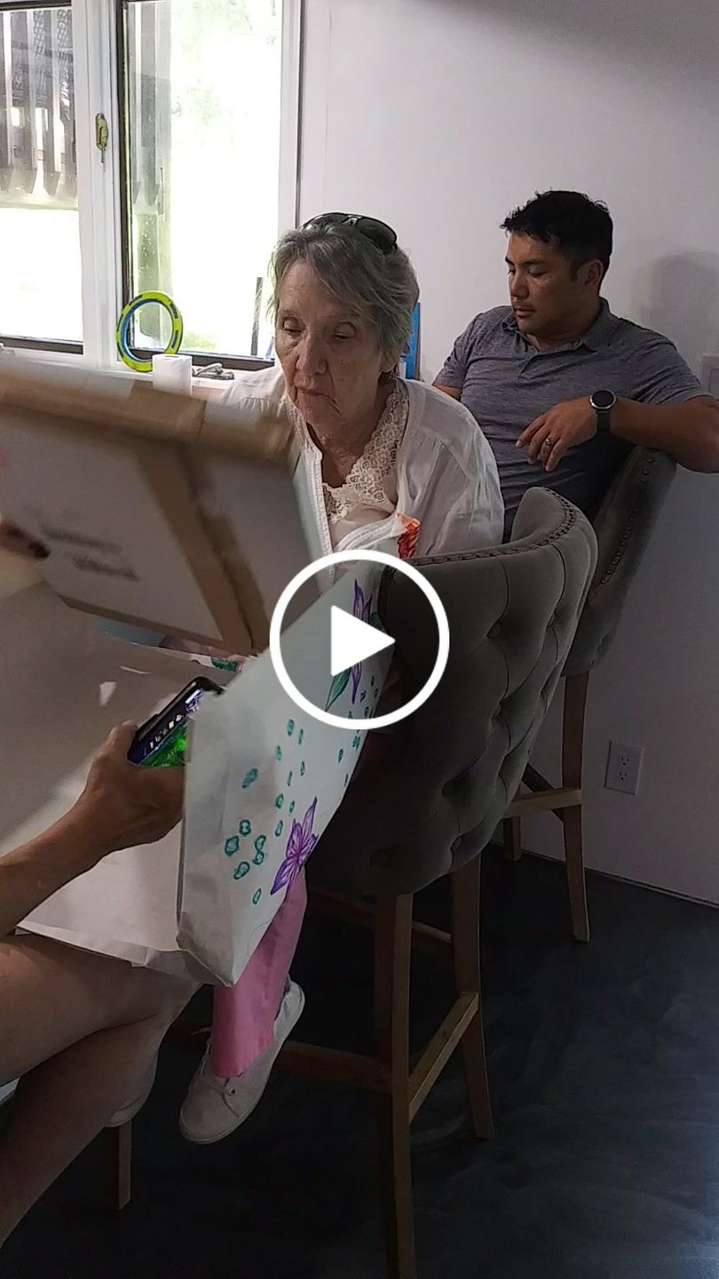 Customer video review of Custom Canvas Prints, God Sympathy Gifts, Jesus Memorial Gift, Remembrance Gifts, Bereavement Gift, Welcome Home Jesus Canvas