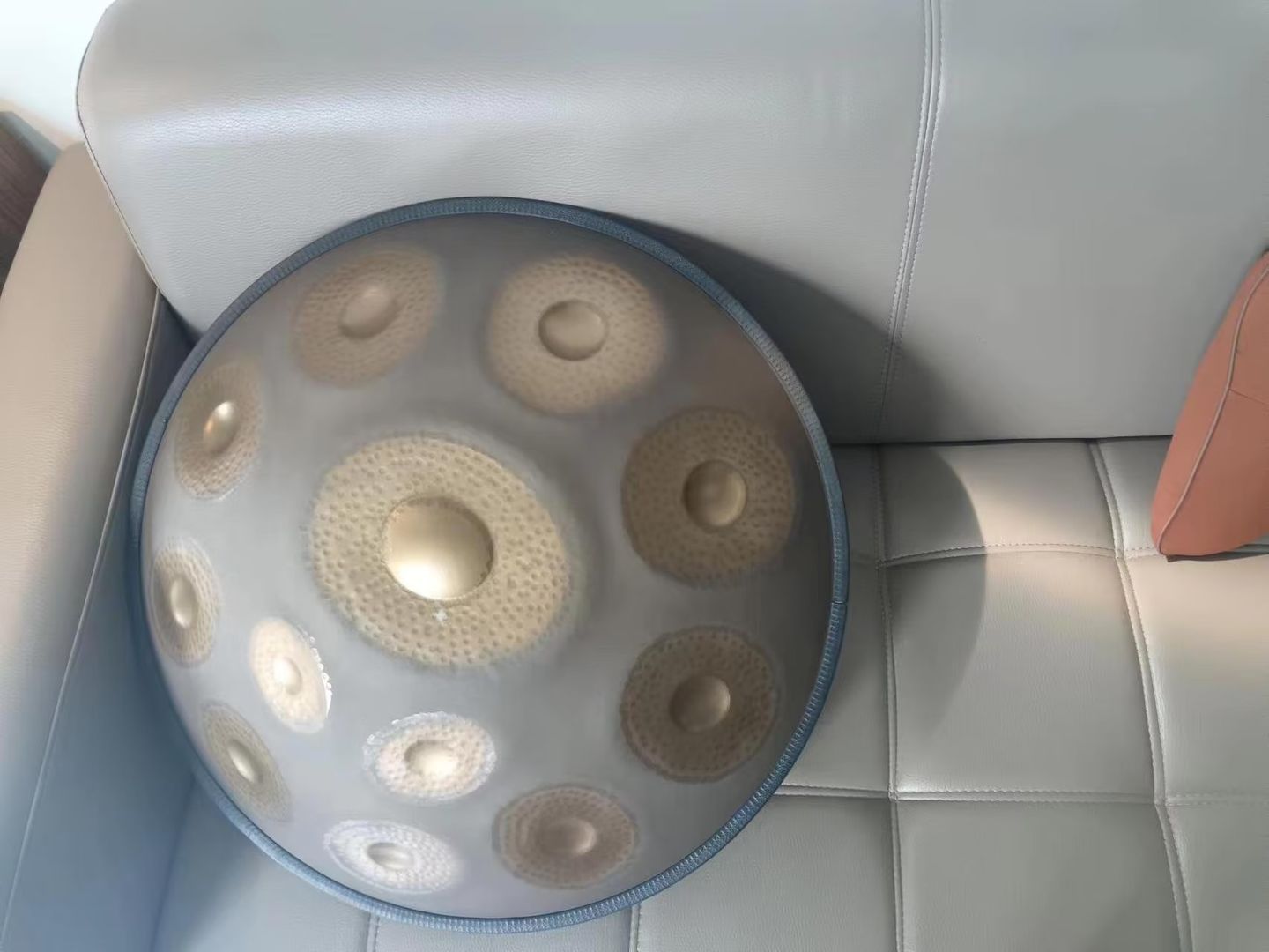 Customer photo review of Cosmos Handpan Hand-pounding 9/10/12 Notes D Minor Scale Hangdrum with gift set