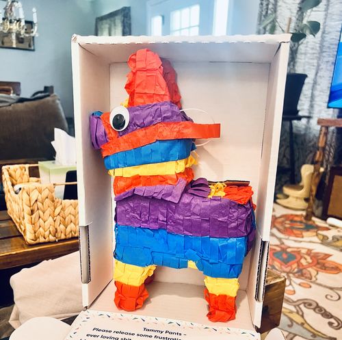 Customer photo review of Googly Eyes Piñatagram