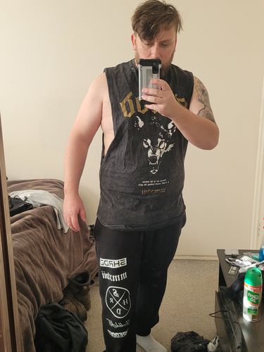 Customer photo review of Wolves - Muscle Singlet - Acid Wash / Gold