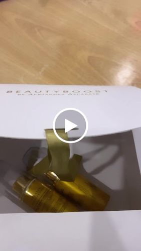 Customer video review of KIT SUEROS FACIALES DÍA Y NOCHE CON CÉLULAS MADRE, COLÁGENO Y ÁCIDO HIALURÓNICO.