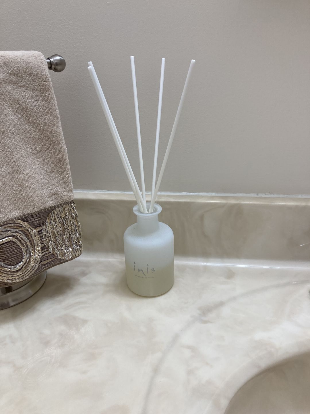 Customer photo review of Inis Fragrance Diffuser Refill 100ml / 3.3 fl. oz.