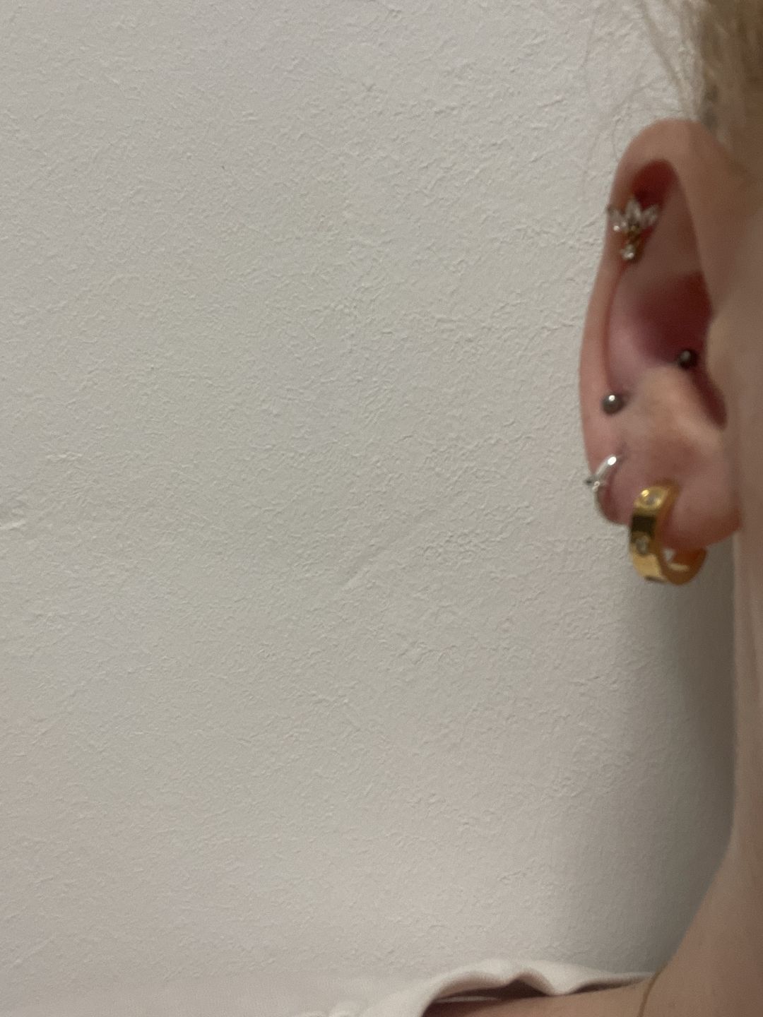 Customer photo review of Cataleya 2 Piercing | 18K vergoldet