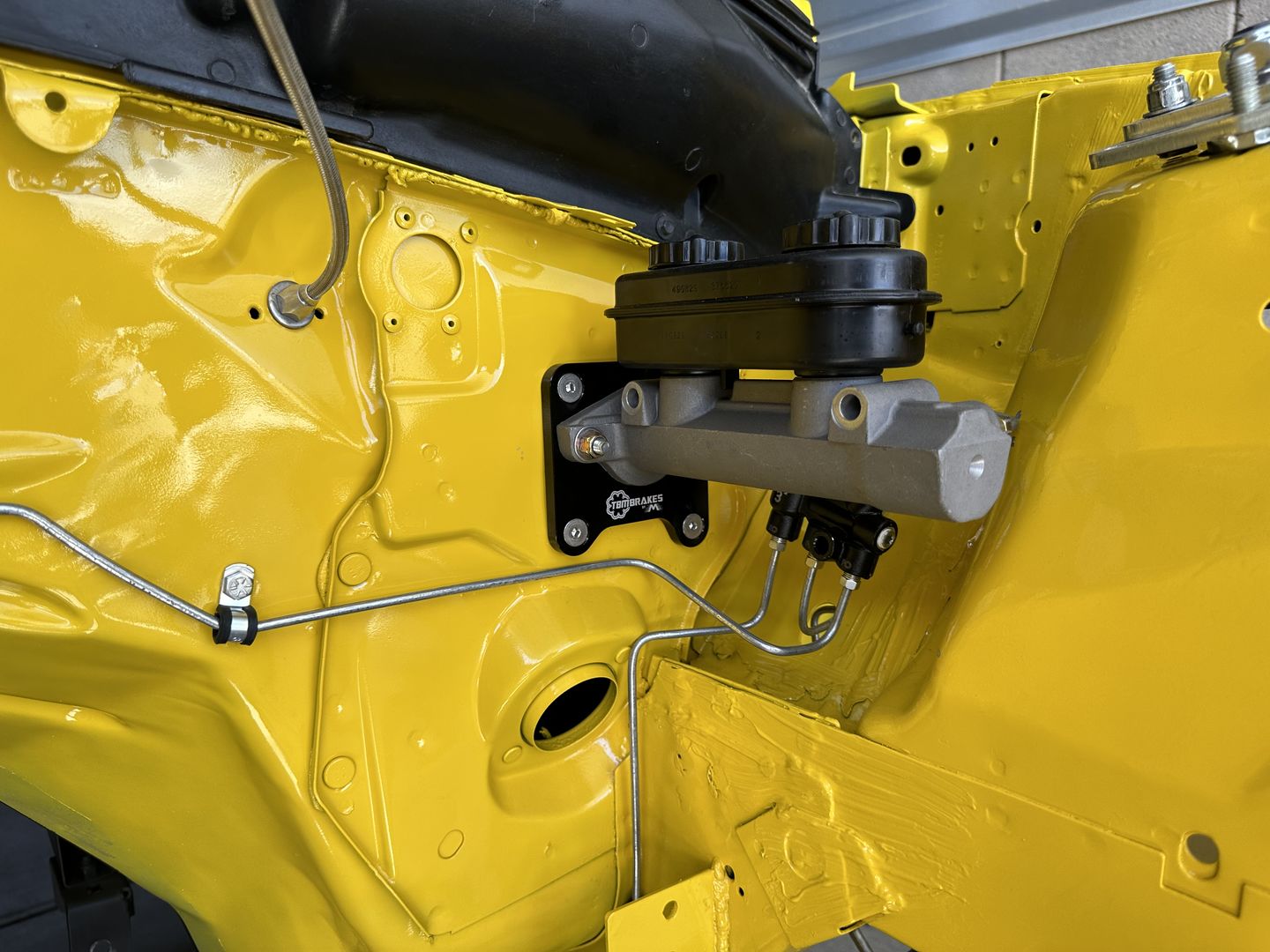 Customer photo review of Motion Raceworks 1994-04 SN95 New Edge Mustang Billet Aluminum Manual Master Cylinder Conversion Kit 20-10008