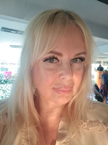 Customer photo review of L.W.I Goal Digger Russian Magnetic Lashes