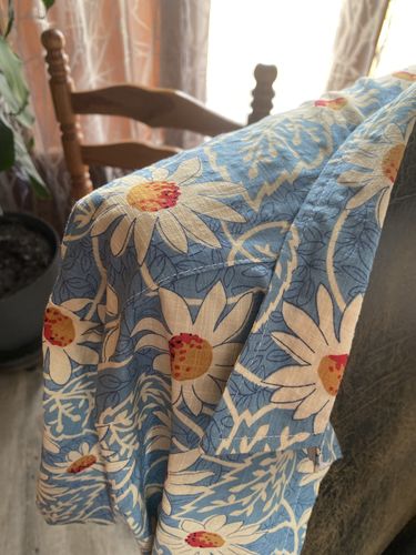 Customer photo review of Chemise à fleurs hawaïenne en coton rétro pour homme