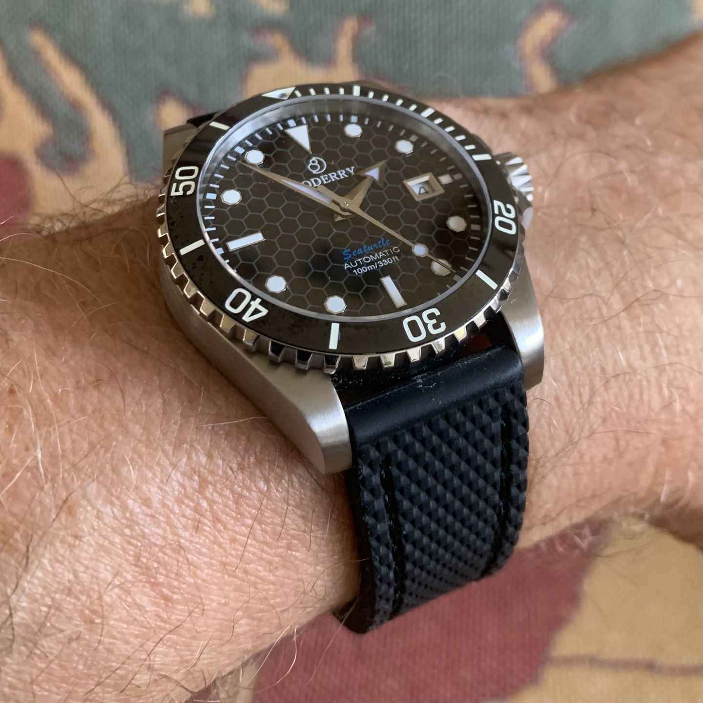 Customer photo review of SEATURTLE.OCEAN(TITANIUM) - Automatic Titanium Diver Watch | Black