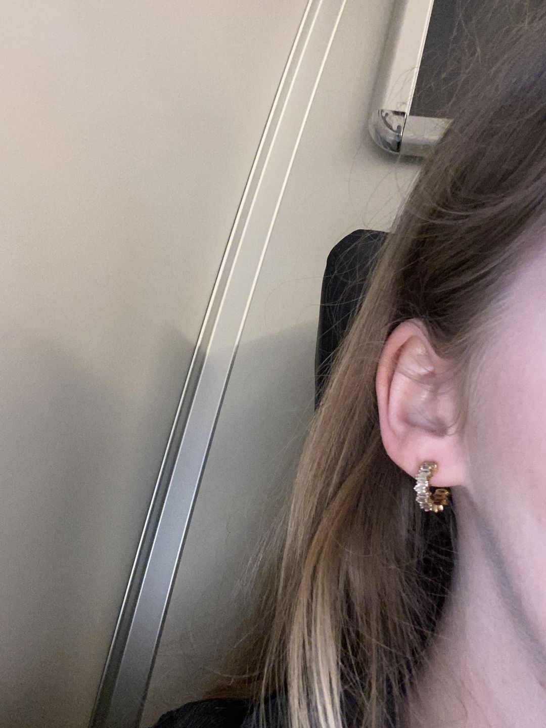 Customer photo review of Noemi Ohrstecker | 18K vergoldet