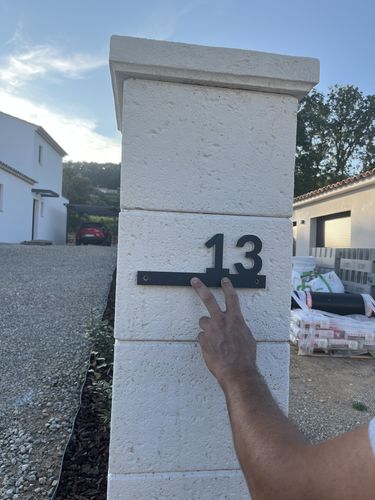 Customer photo review of Numero civico sagomato modello Line 01 Acrilico