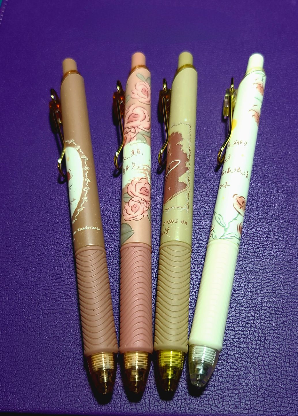 Customer photo review of Retractable Rose Gel Pen Set