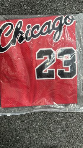 Customer photo review of MAGLIA ROSSA NBA  CHICAGO BULLS