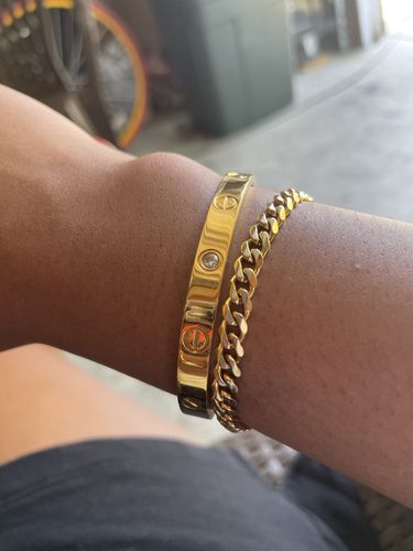 Customer photo review of Lovie LUXE Bracelet
