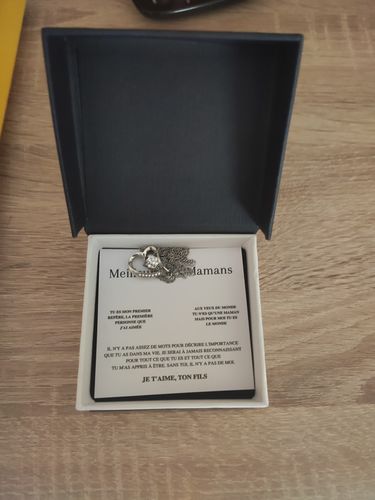 Customer photo review of Collier Amour Éternel - À la meilleure des mamans - Je t'aime, ton fils