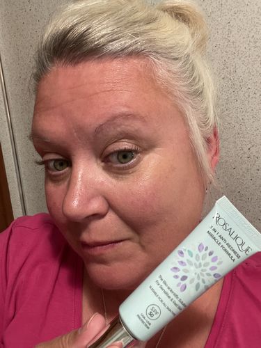 Customer photo review of Rosalique 3 in 1 Anti-Redness Miracle Formula SPF50