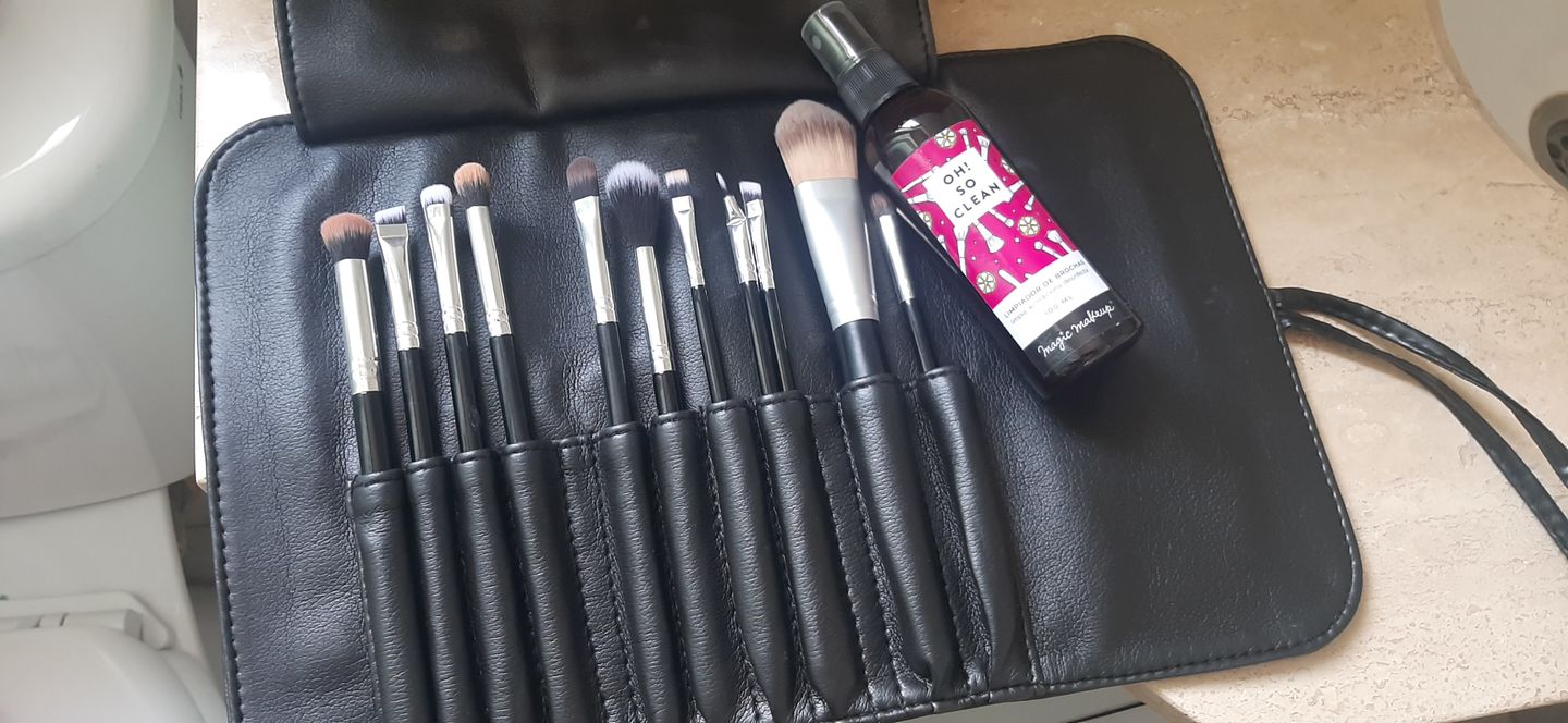 Customer photo review of ✭OH! SO CLEAN✭  limpiador instantáneo de brochas 100ml