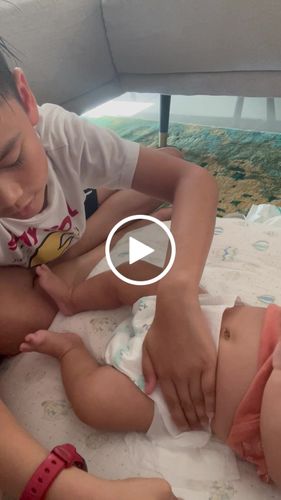 Customer video review of [Carton] AirDream Diapers
