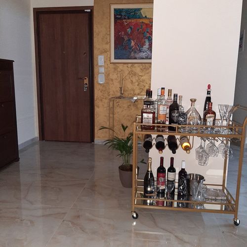 Customer photo review of Καρότσι Μπαρ Τρόλεϊ Κάβα Τραπεζαρίας με Καθρέφτη Βοηθητικό Τραπεζάκι Κουζίνας Χρυσό LR-C090A03