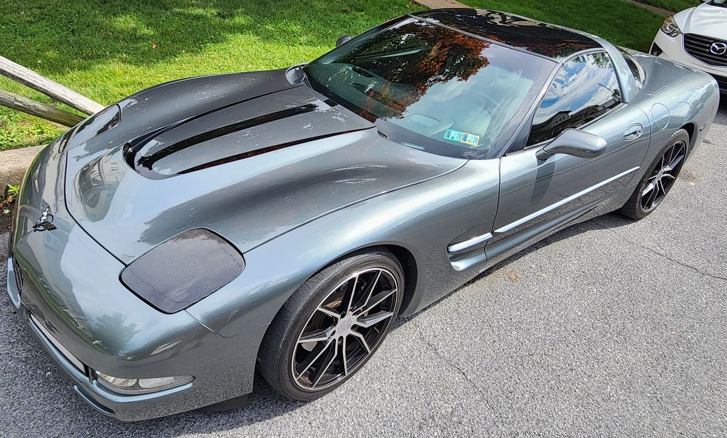 Customer photo review of Chevrolet Corvette C5 Carbon Fiber Front Headlight Covers