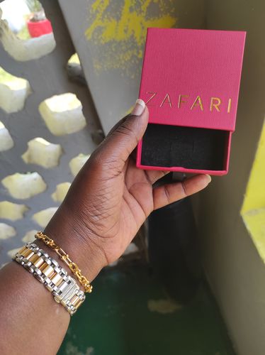 Customer photo review of U Shape Closure 18k Gold Chain Bracelet