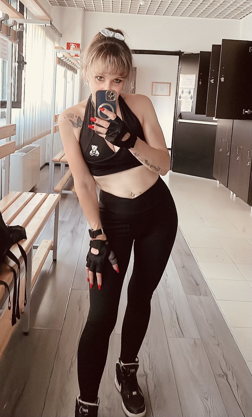Customer photo review of LEGGINGS INTENSE BLACK