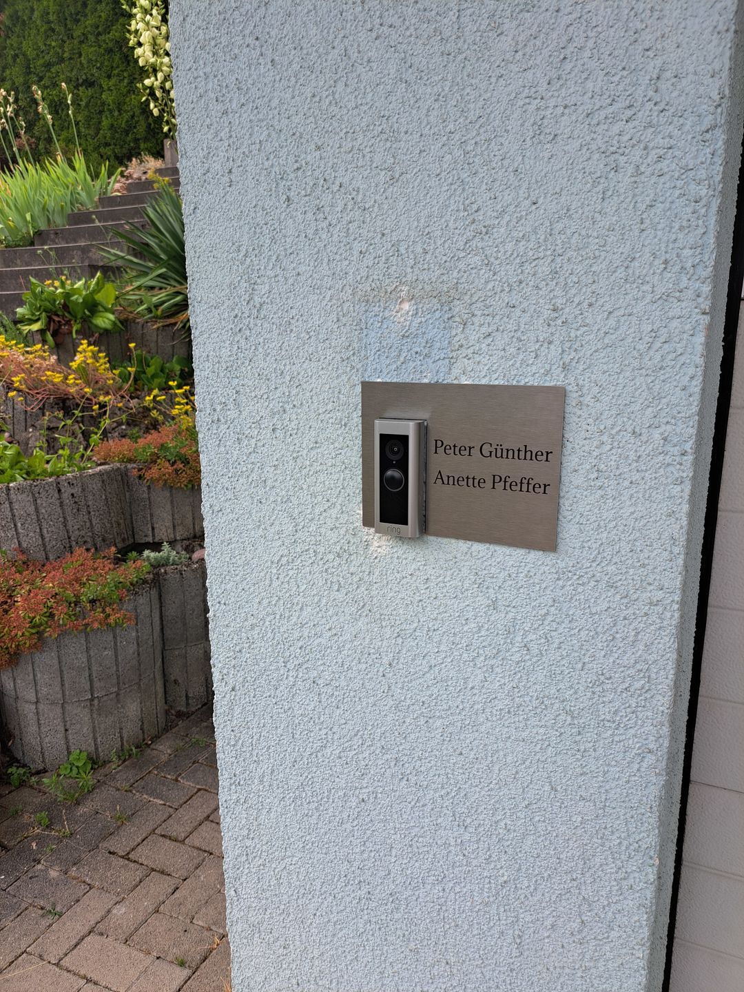 Customer photo review of Dekorschild für "Ring Doorbell Pro 2" aus V2A Edelstahl  - Weiß / Anthrazit pulverbeschichtet oder Edelstahl gebürstet