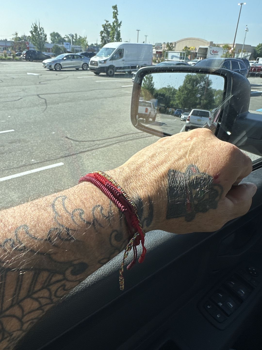 Customer photo review of Tibetan Buddhist Handmade Lucky Knots Bracelet